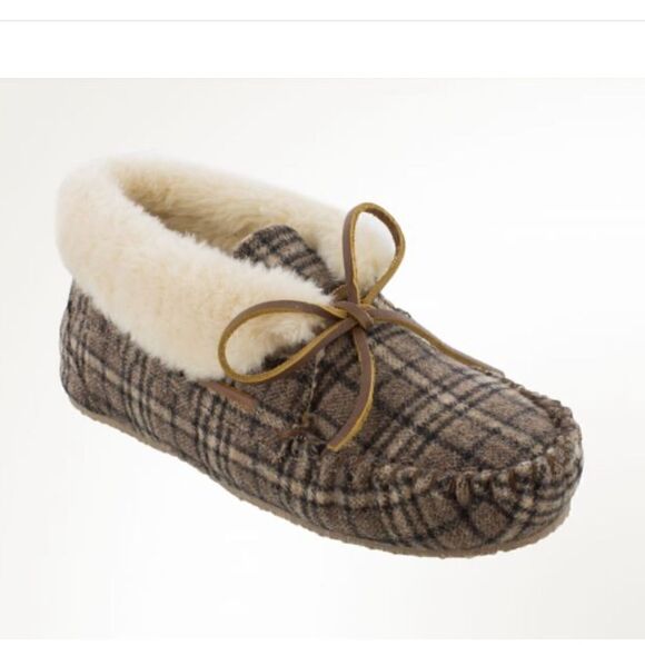 Minnetonka Women’s Chrissy Brown Plaid Suede slippers 44812 size 7 - Picture 1 of 8